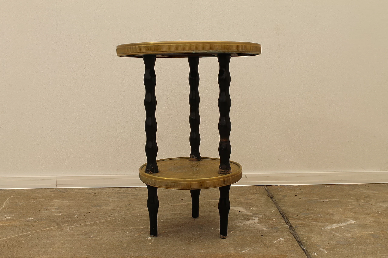 Art Deco round walnut and brass coffee table, 1930s 3