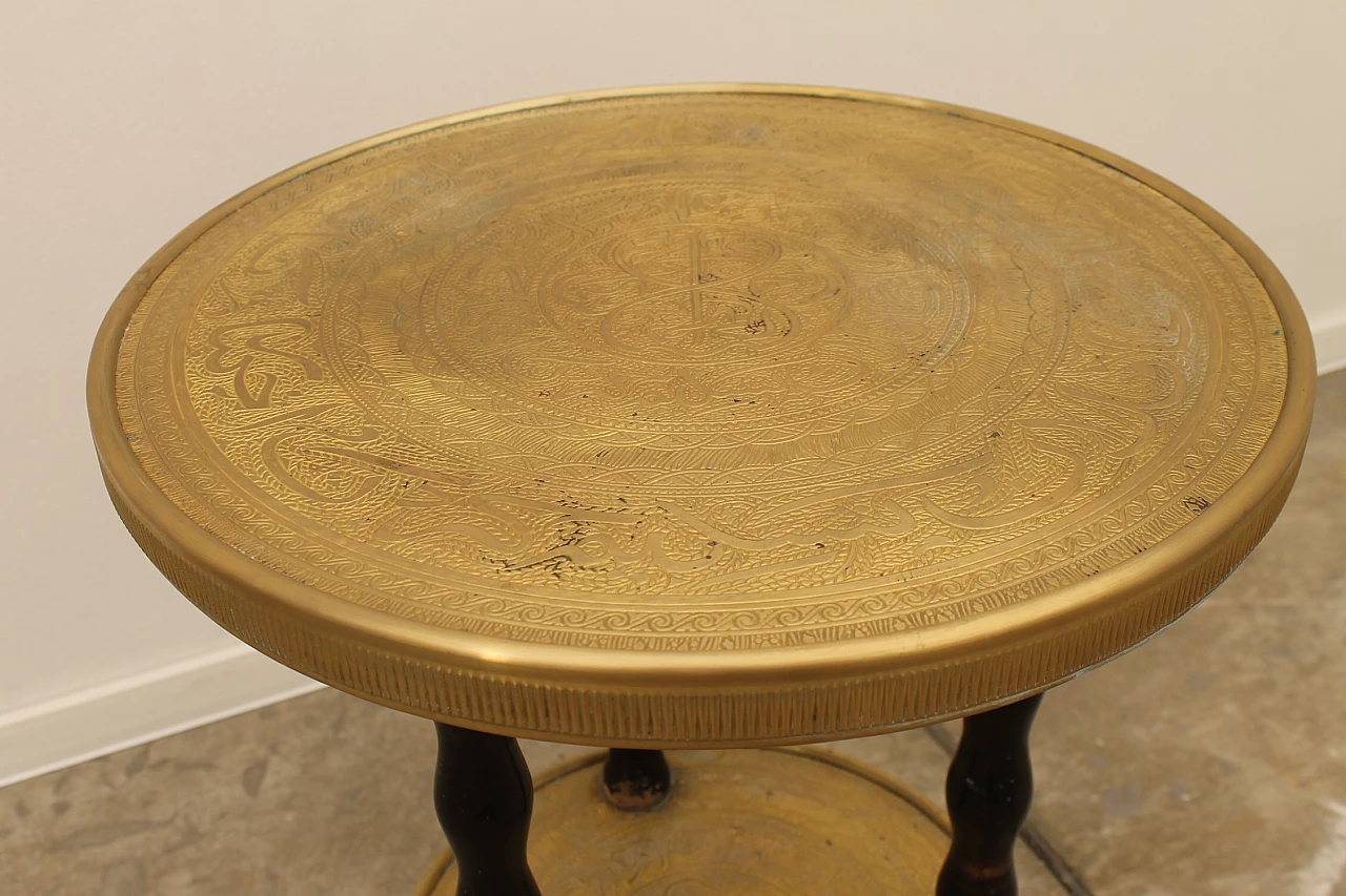 Art Deco round walnut and brass coffee table, 1930s 5