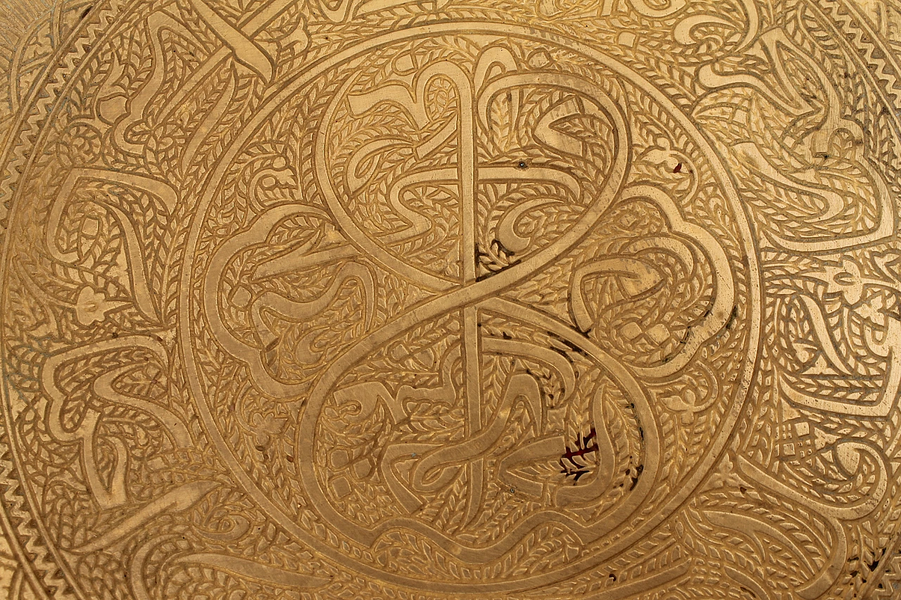 Art Deco round walnut and brass coffee table, 1930s 19