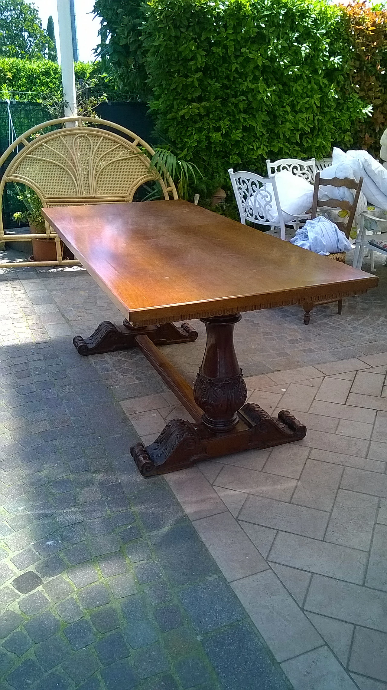 Tavolo in legno massello con gambe tornite, anni '30 1