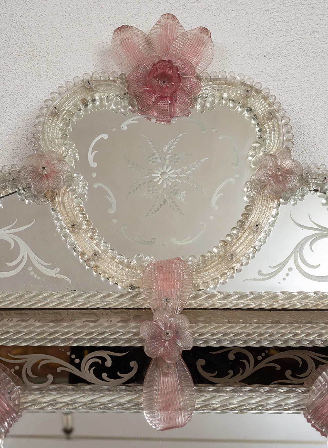 Louis XV style transparent and pink Murano glass mirror, early 20th century 3