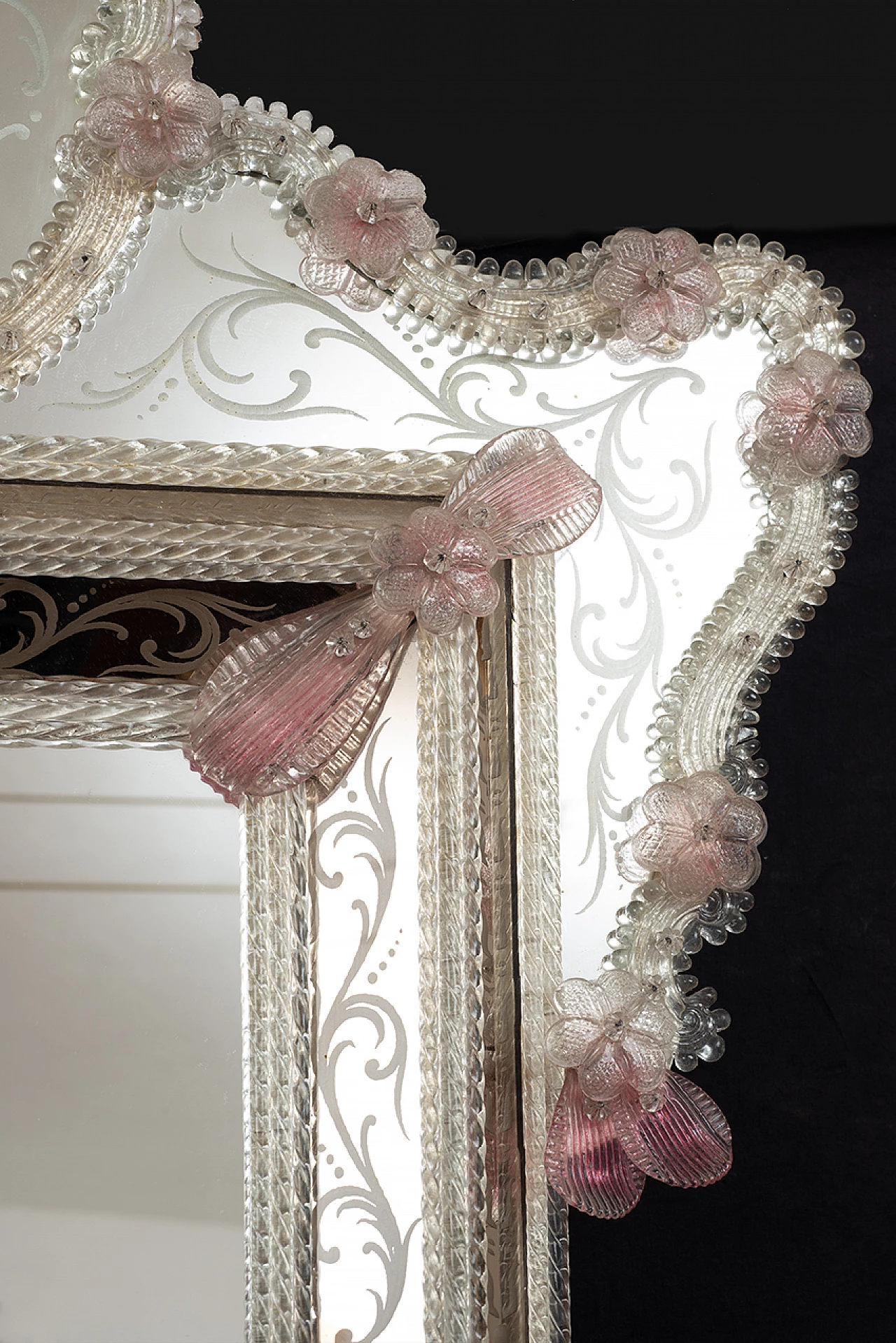 Specchio stile Luigi XV in vetro di Murano trasparente e rosa, inizio '900 4