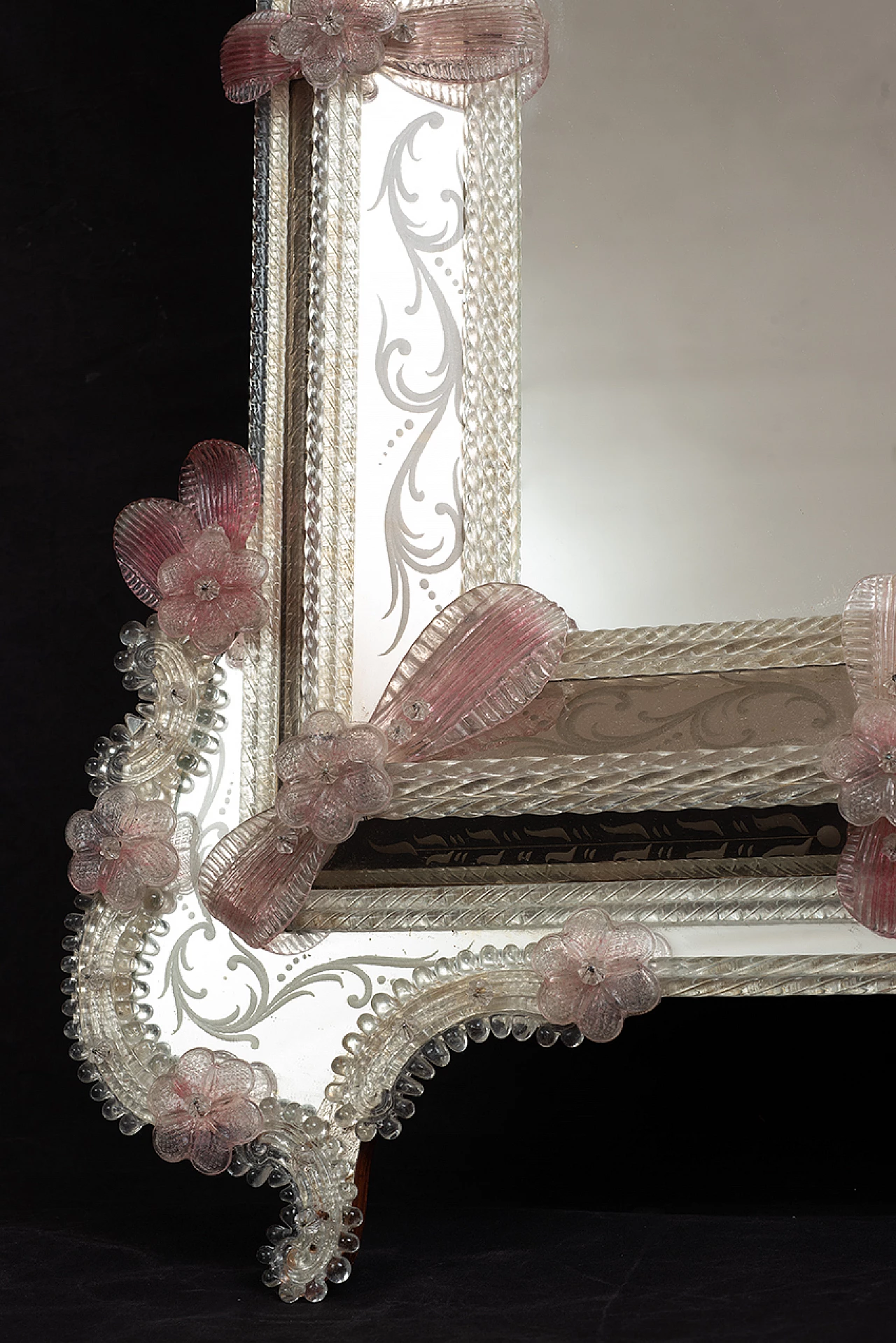 Louis XV style transparent and pink Murano glass mirror, early 20th century 5