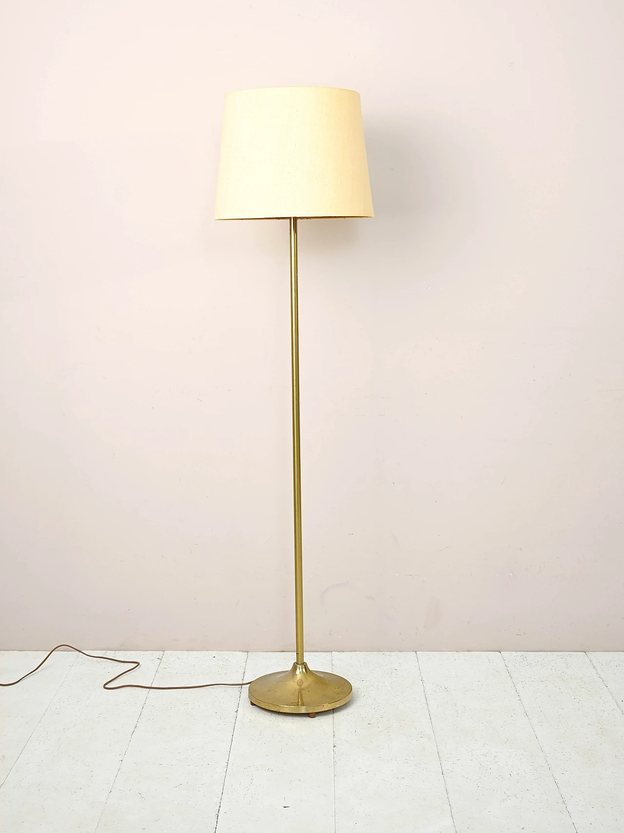 Scandinavian floor lamp with gilded metal frame and fabric shade, 1960s 2