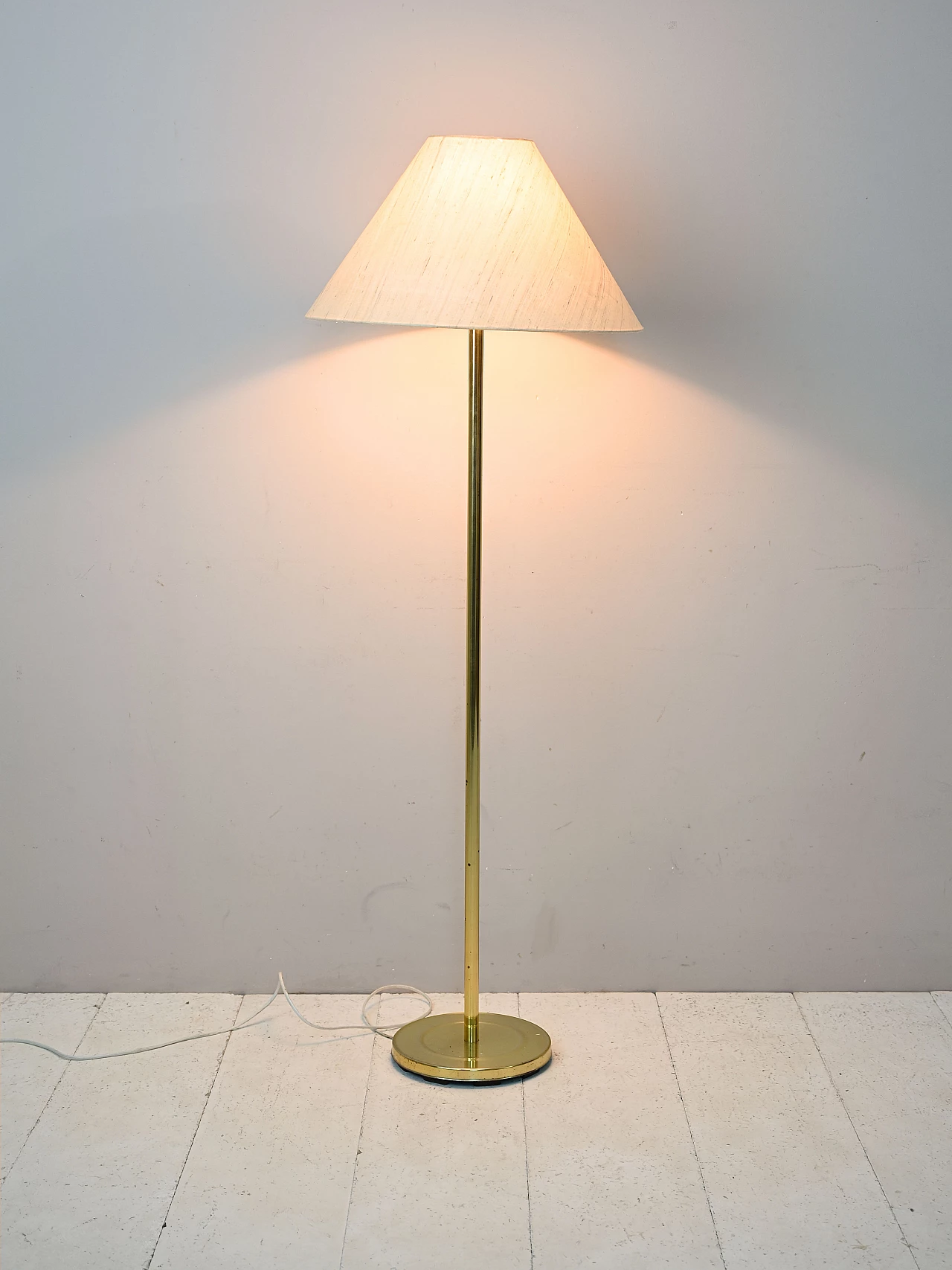Floor lamp with gold base and fabric shade, 1960s 2