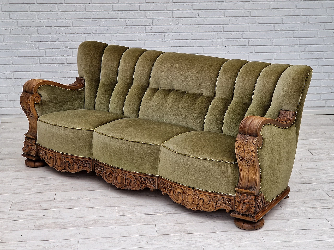 Danish Art Deco three-seater sofa in green velvet, 1930s 17