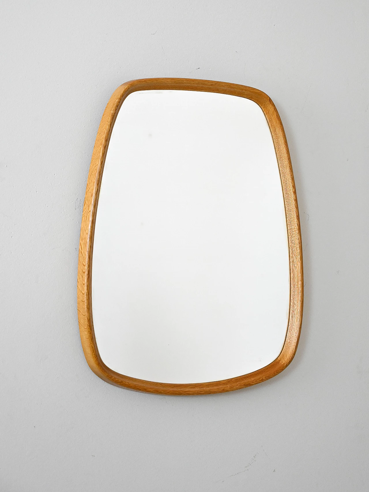 Specchio da parete scandinavo in rovere, anni '60 2
