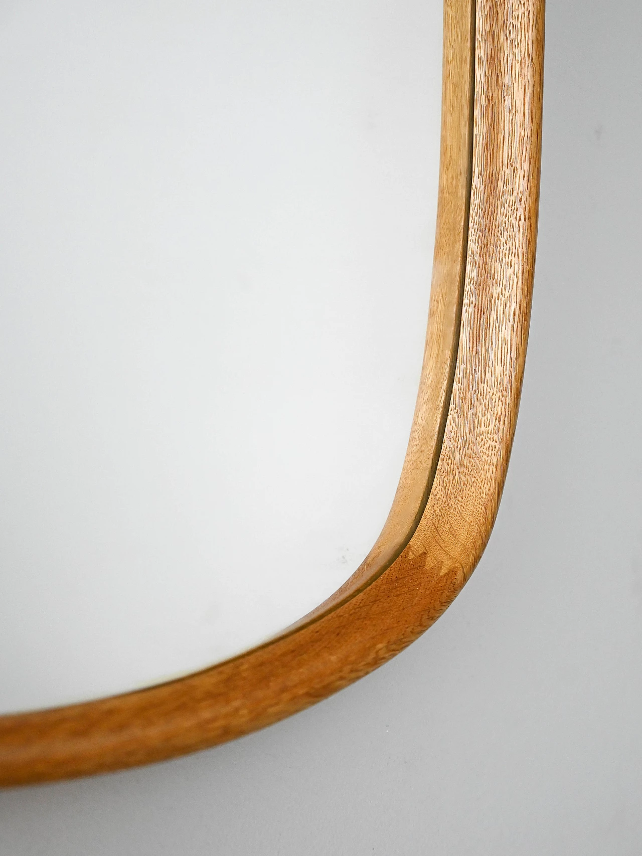 Specchio da parete scandinavo in rovere, anni '60 3