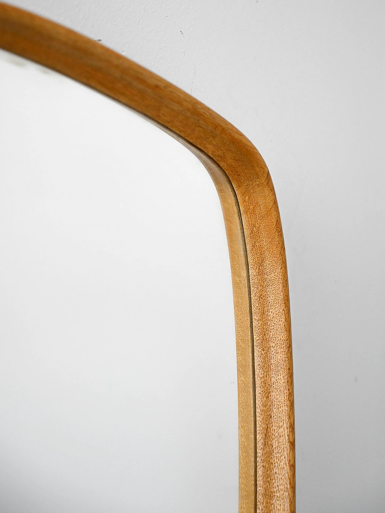 Specchio da parete scandinavo in rovere, anni '60 4