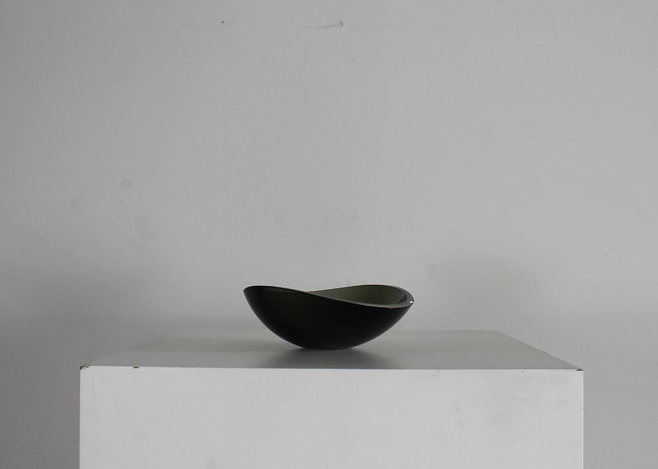 Svuotatasche in vetro fumé nero di Fontana Arte, anni '60 3