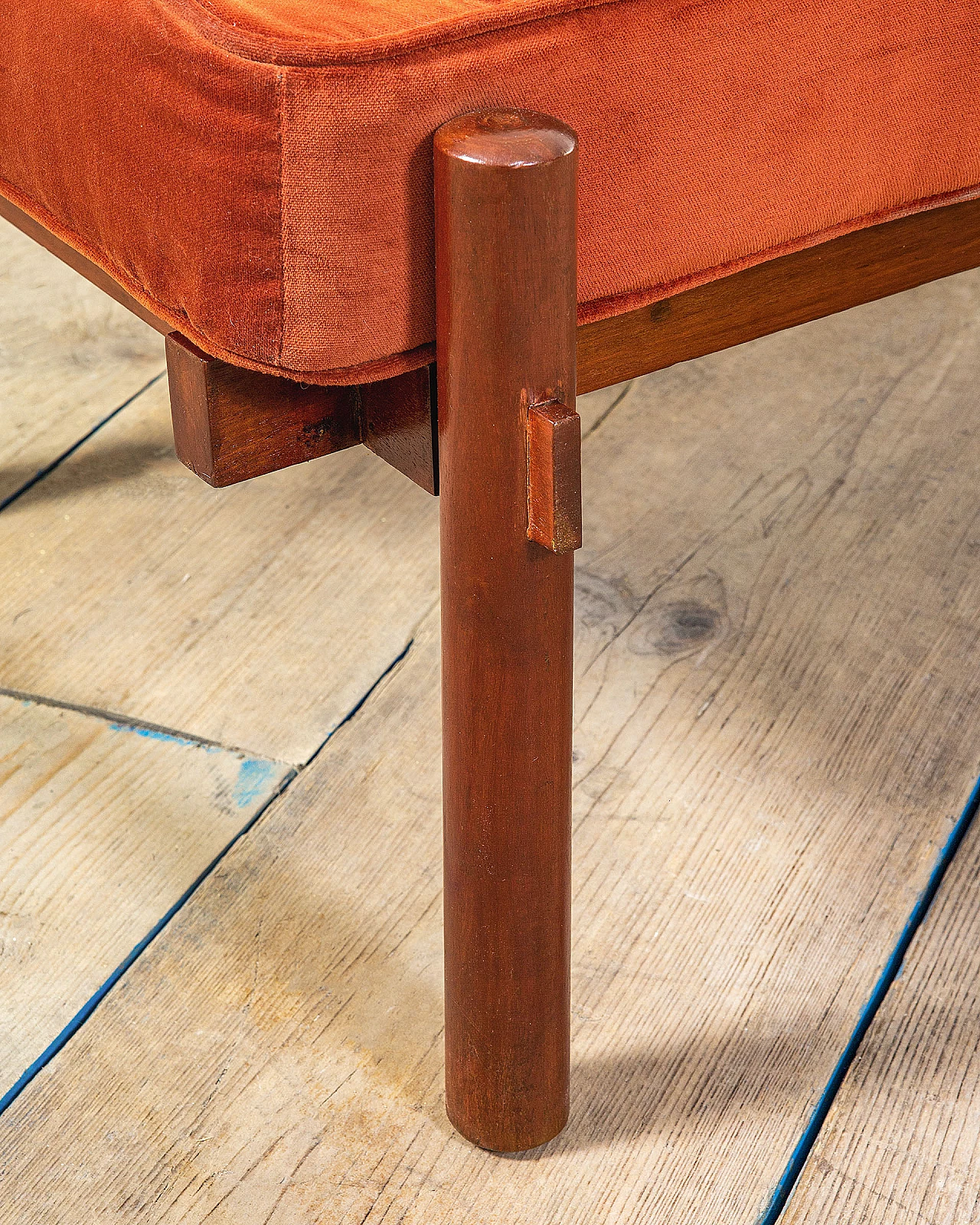 Panca in legno e tessuto rosso di Ico Parisi, anni '60 5