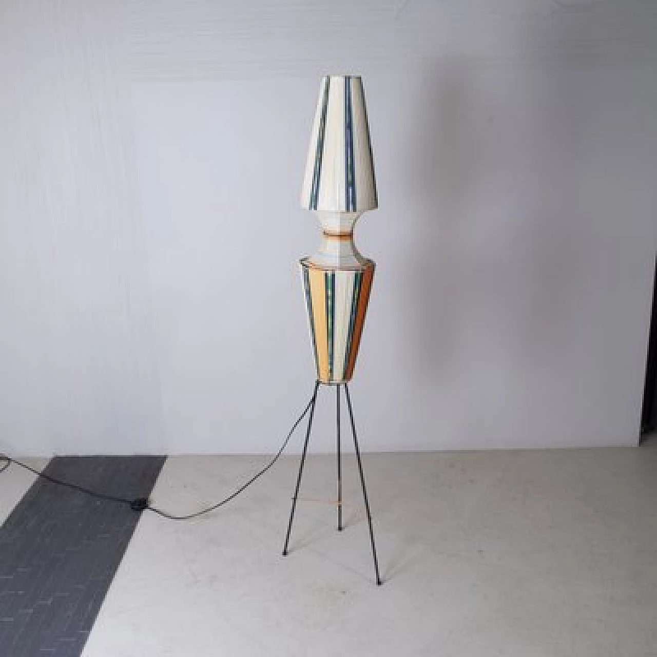 Floor lamp made of black lacquered metal, plastic and fabric, 1950s 6