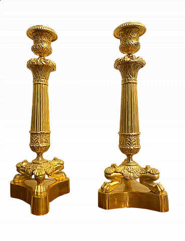 Coppia di candelieri Neoclassici in bronzo dorato, '800