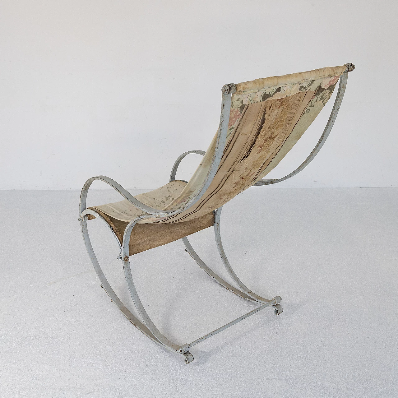 Sedia a dondolo in ferro bianco, primi '900 9