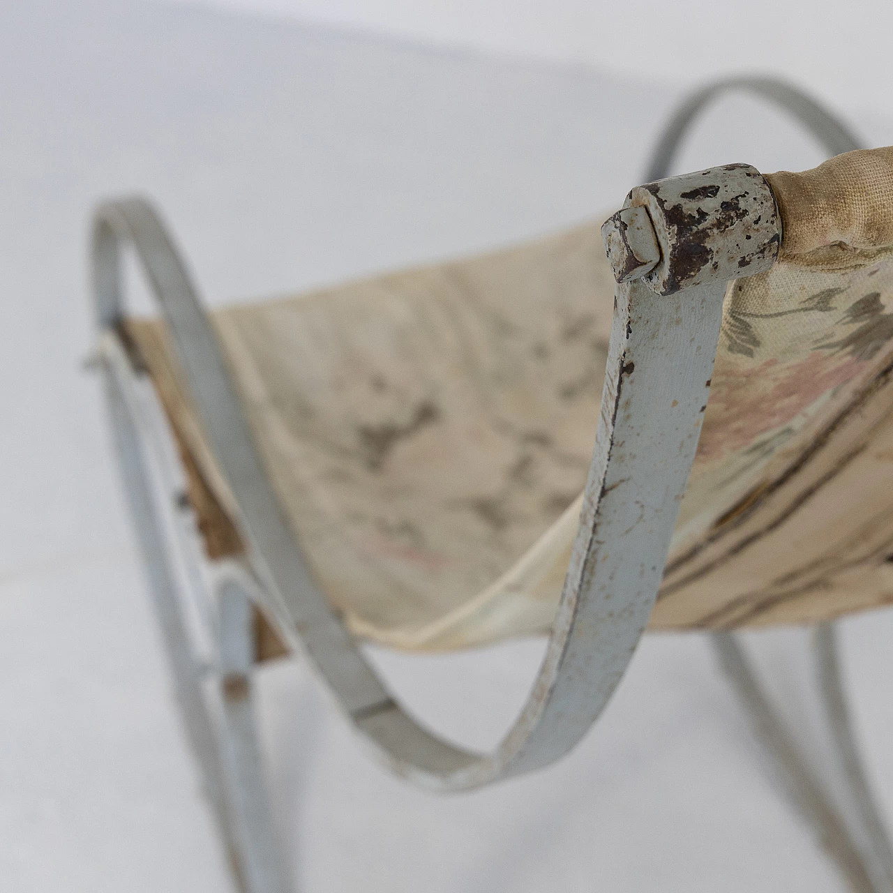 Sedia a dondolo in ferro bianco, primi '900 10