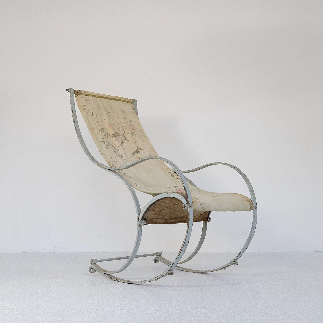 Sedia a dondolo in ferro bianco, primi '900 14