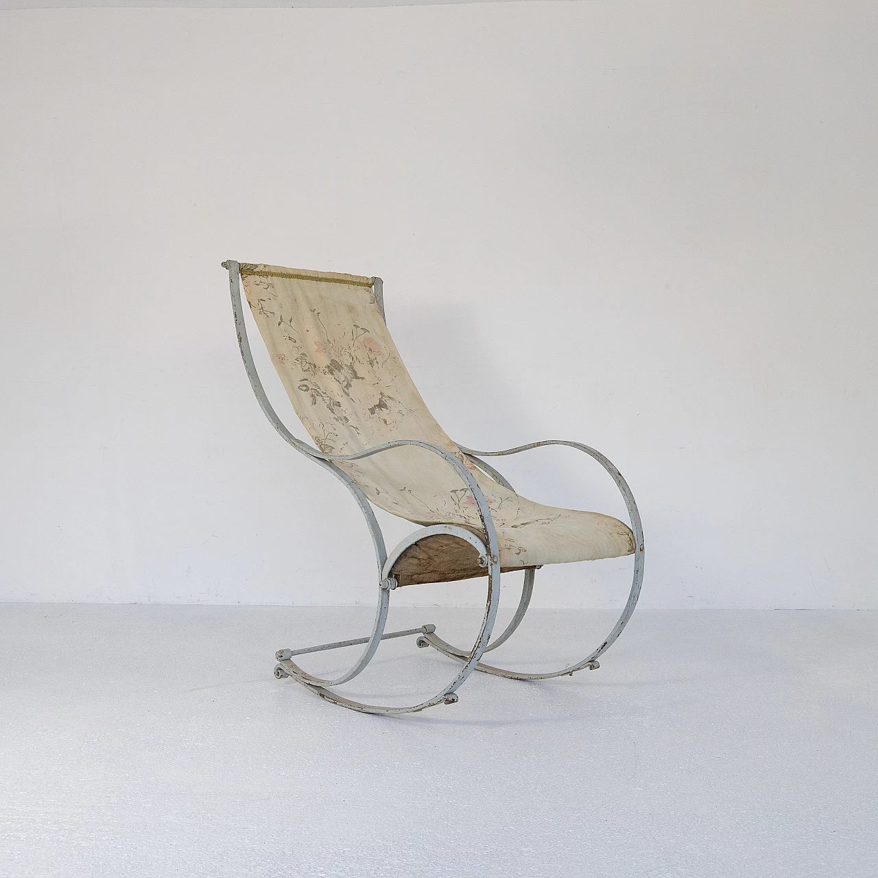 Sedia a dondolo in ferro bianco, primi '900 15