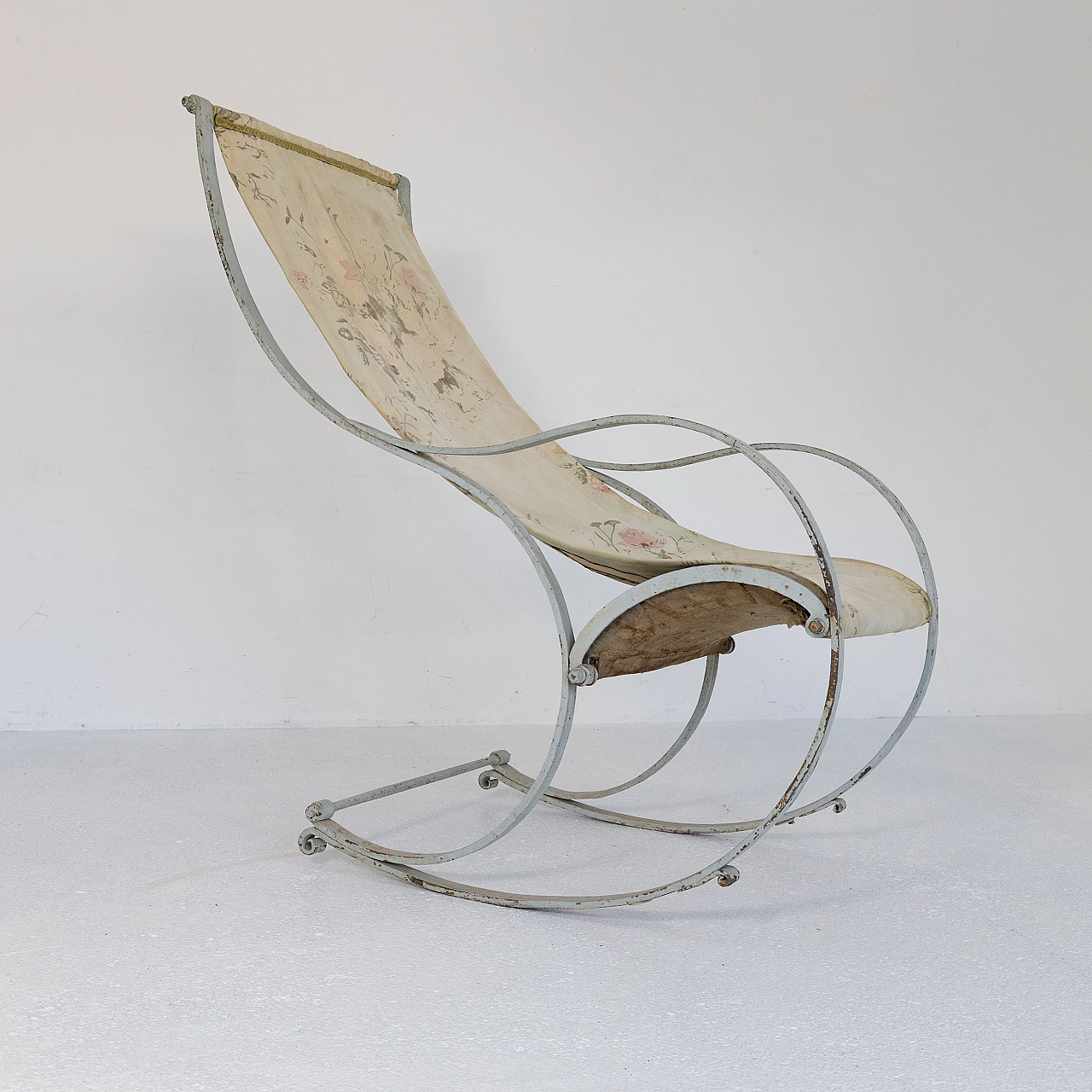 Sedia a dondolo in ferro bianco, primi '900 19