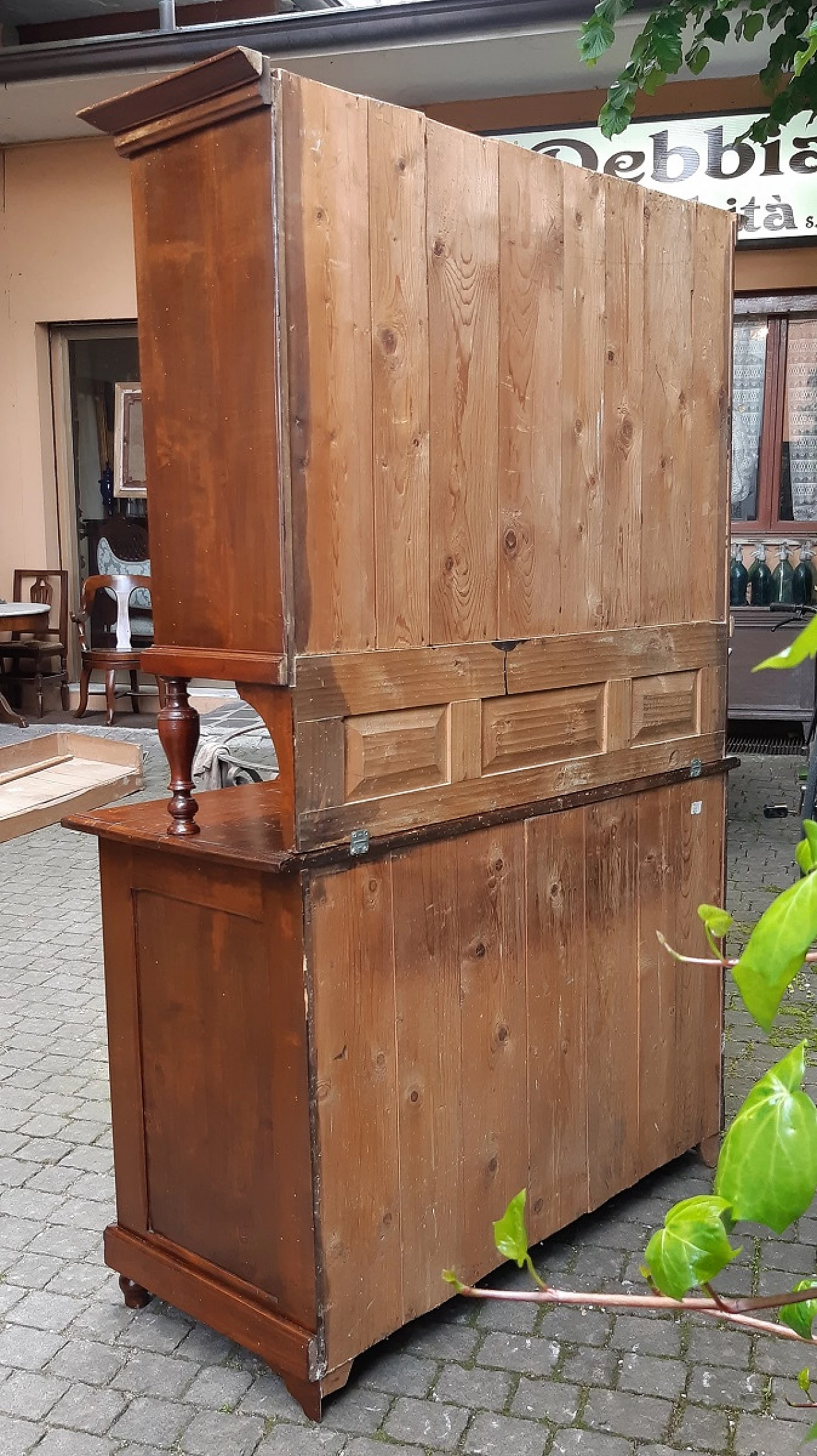 Two-body showcase in cherry wood, second half of the 19th century 1