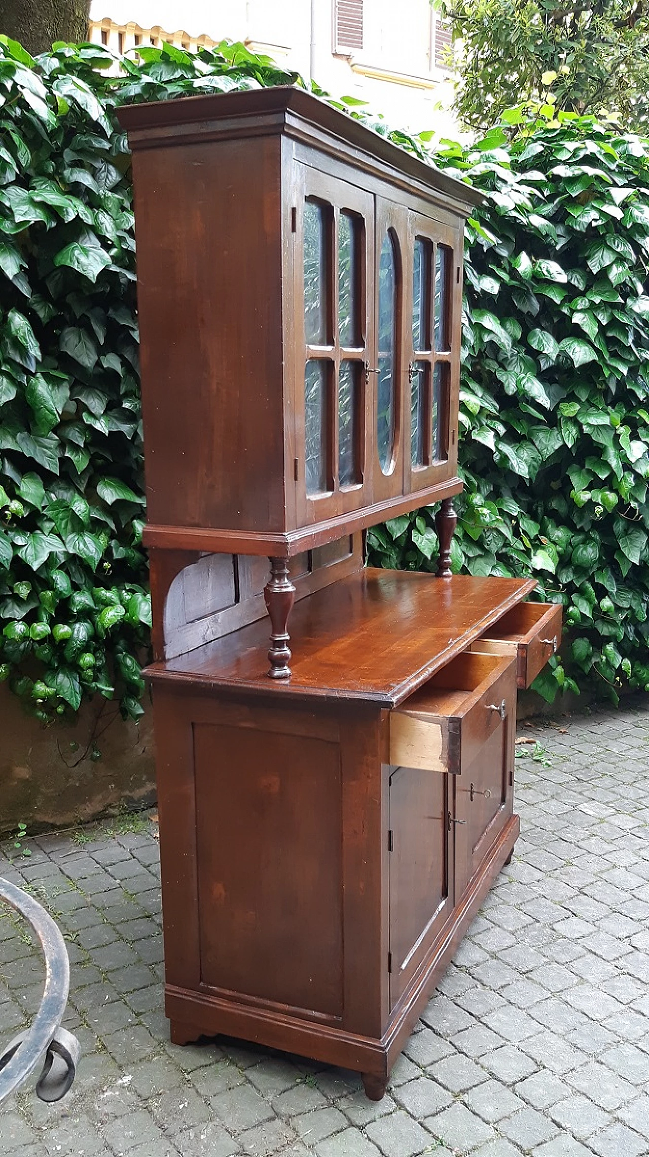 Two-body showcase in cherry wood, second half of the 19th century 4