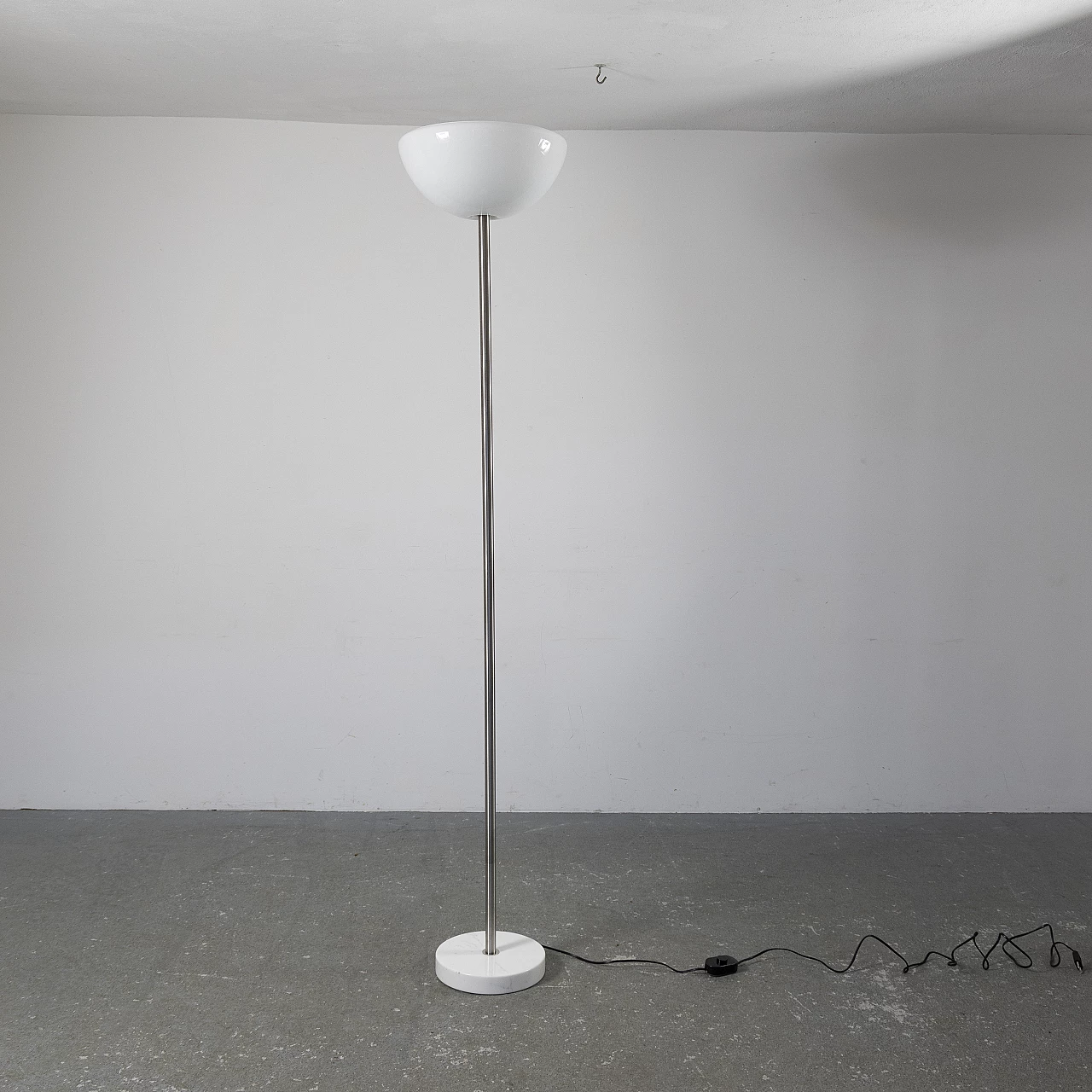 Pair of Papavero floor lamps by Achille and Piergiacomo Castiglioni for Flos, 1960s 3