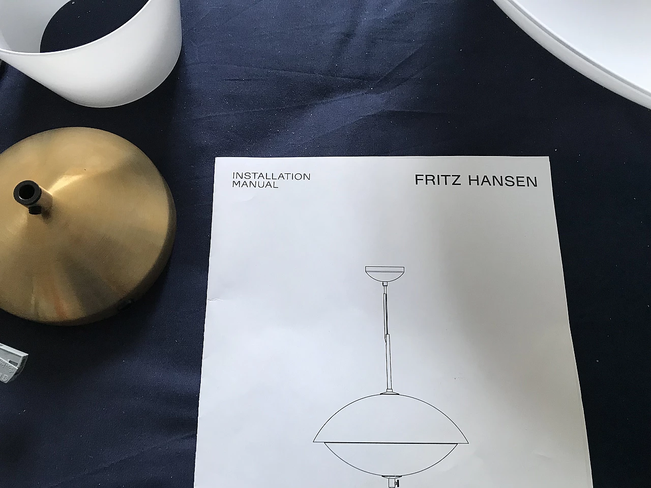 Lampada a sospensione Clam in vetro e ottone di Fritz Hansen 4