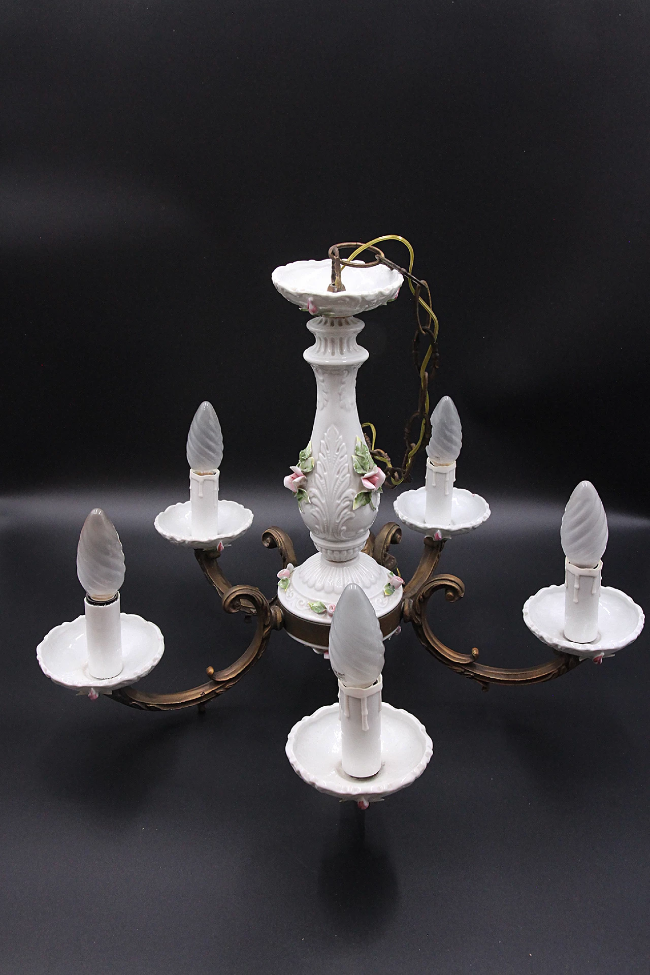Lampadario a cinque luci in porcellana di Capodimonte, anni '50 1