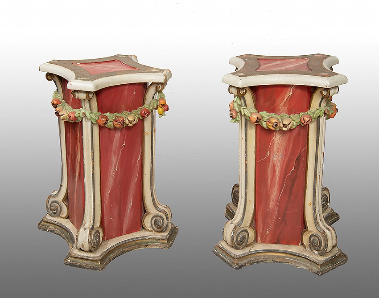 Pair of Venetian lacquered and gilded wood columns, early 20th century 1