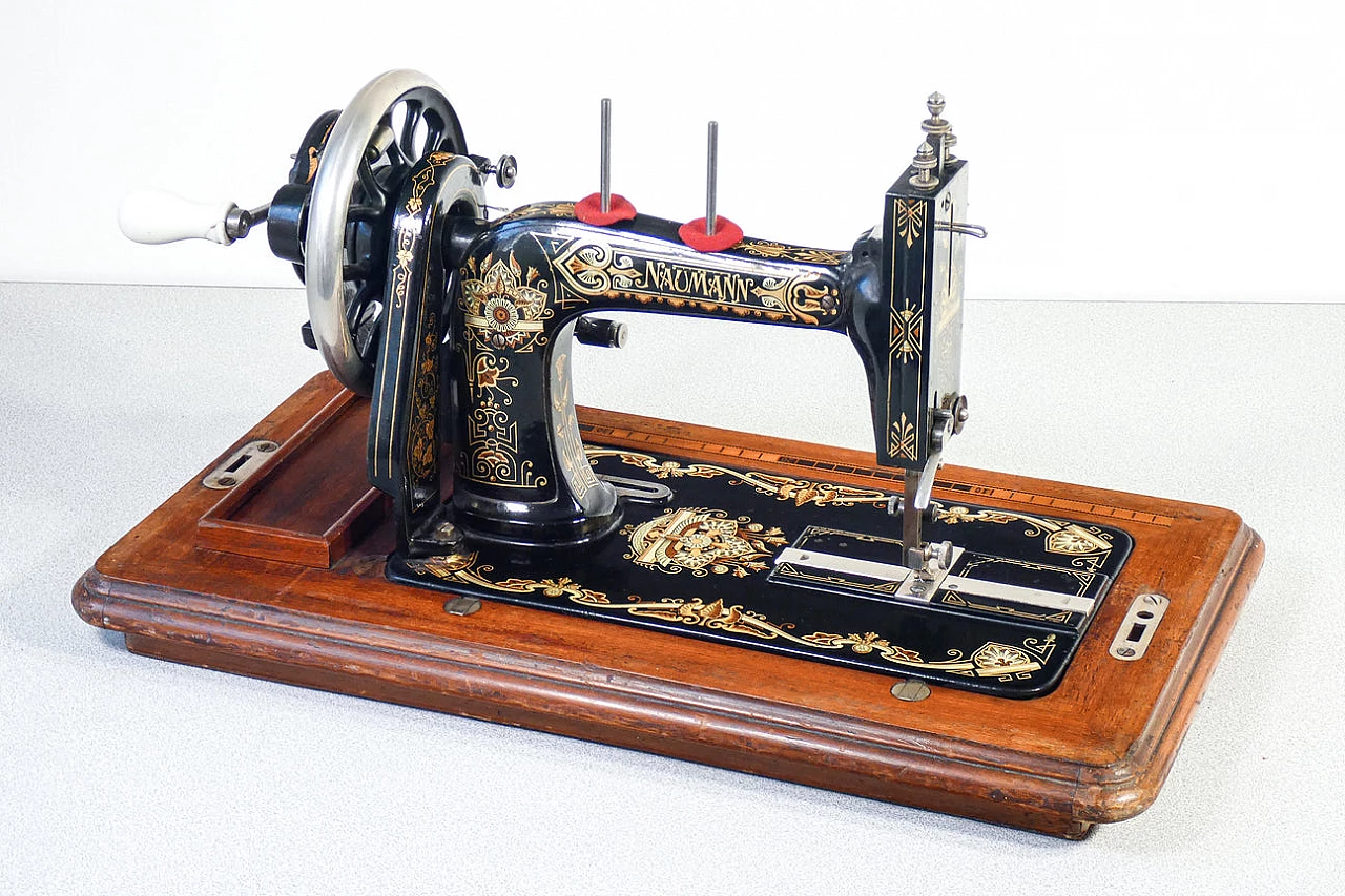 Naumann portable sewing machine, early 20th century 7