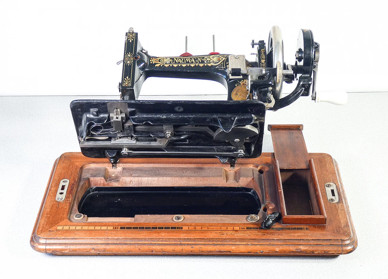 Naumann portable sewing machine, early 20th century 15