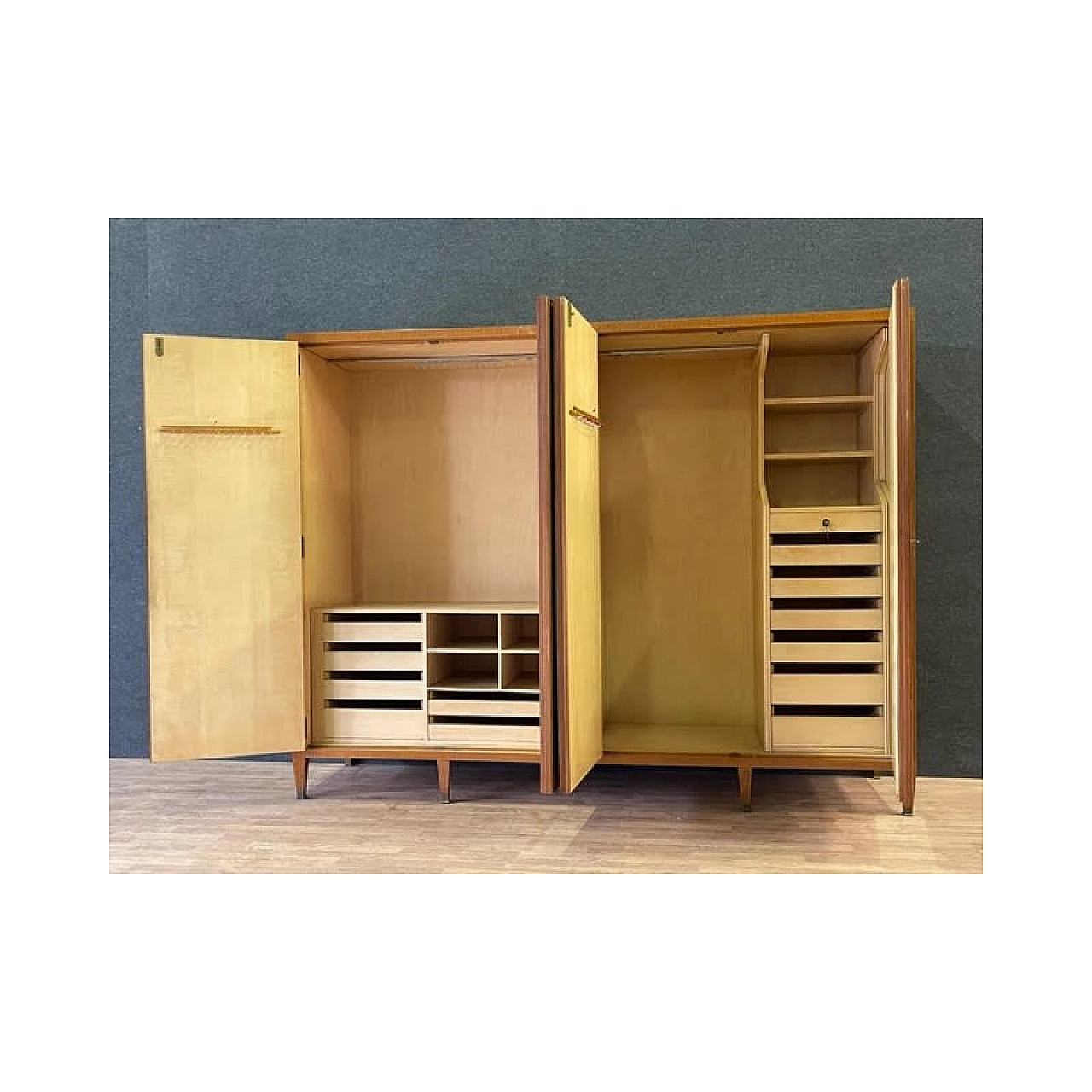 Armadio a quattro ante placcato in legno di citronnier a spina, anni '40 13