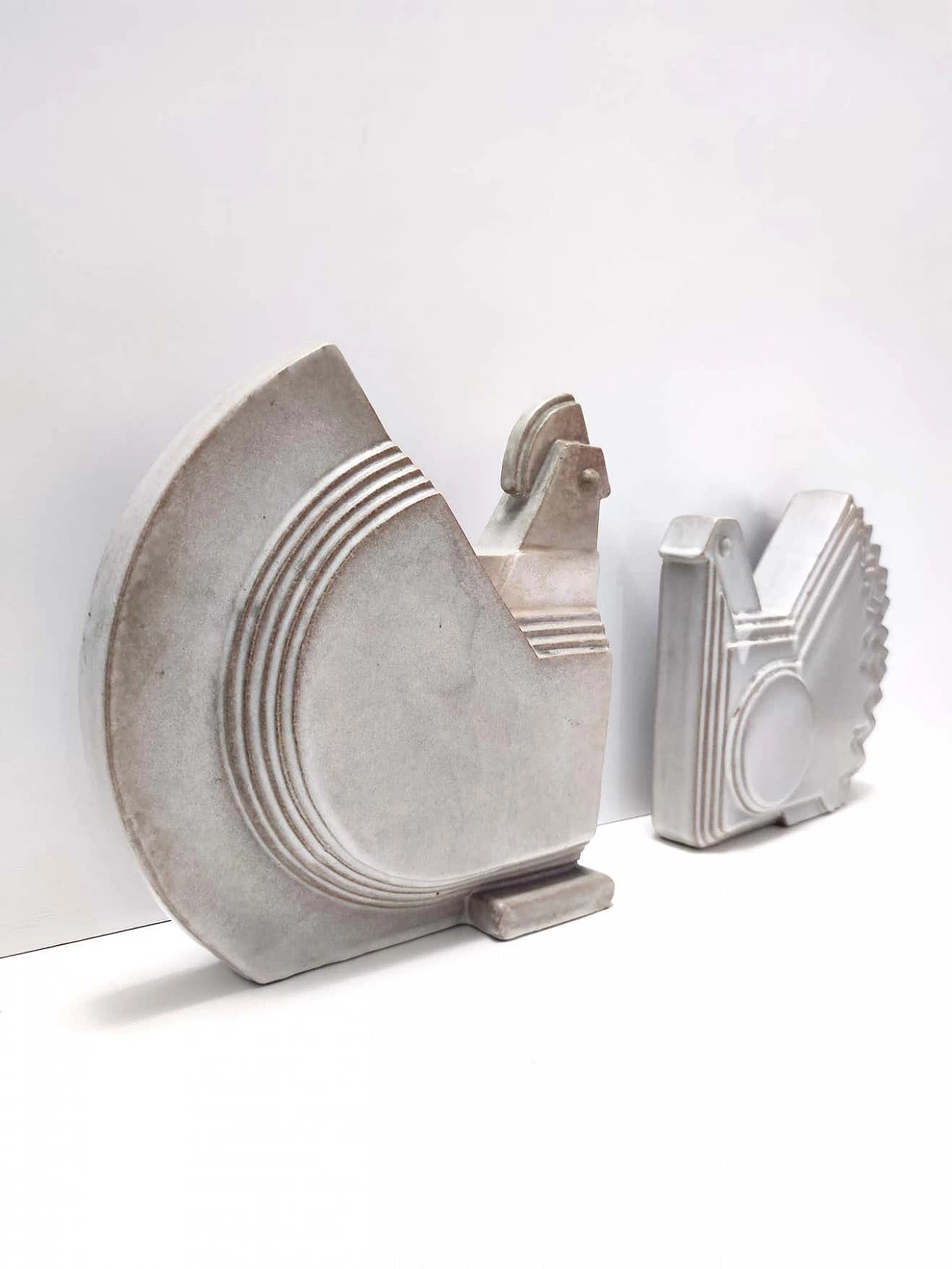 Coppia postmoderna di galline in ceramica smaltata di Alessio Tasca, anni '80 1