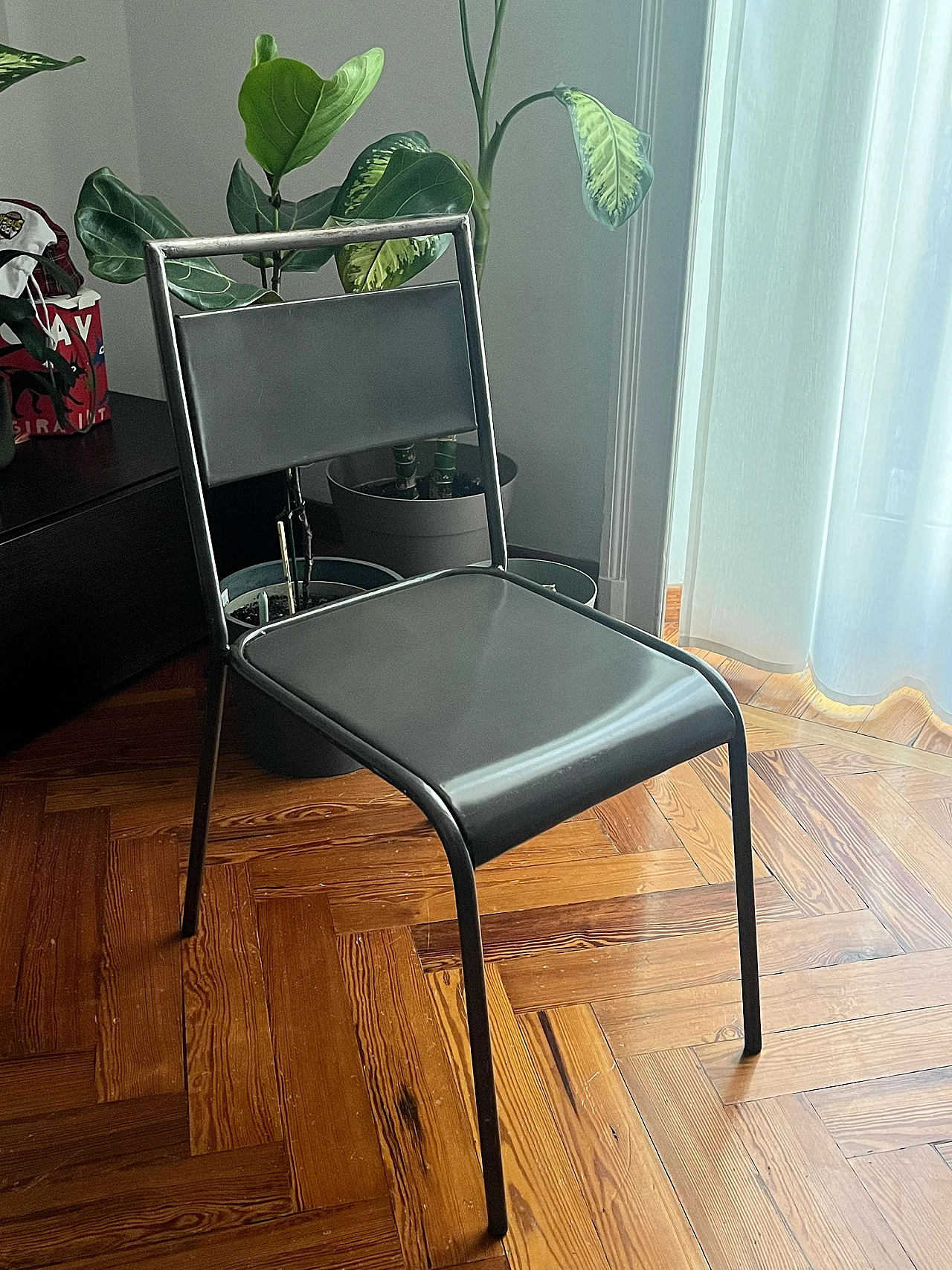 Gray wrought iron chair 1