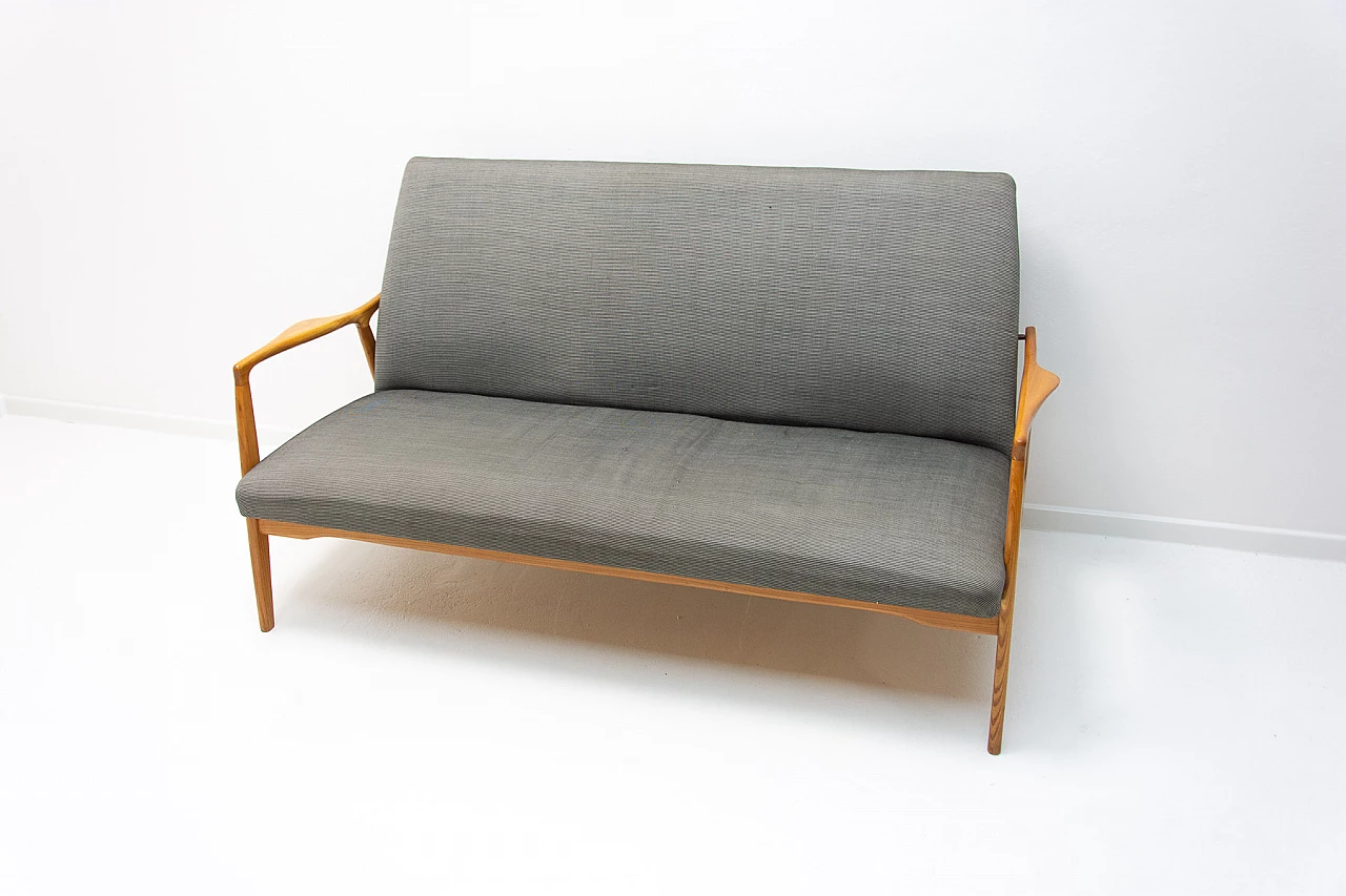 Scandinavian style sofa in bent beech and fabric by Krásná Jizba, 1960s 17