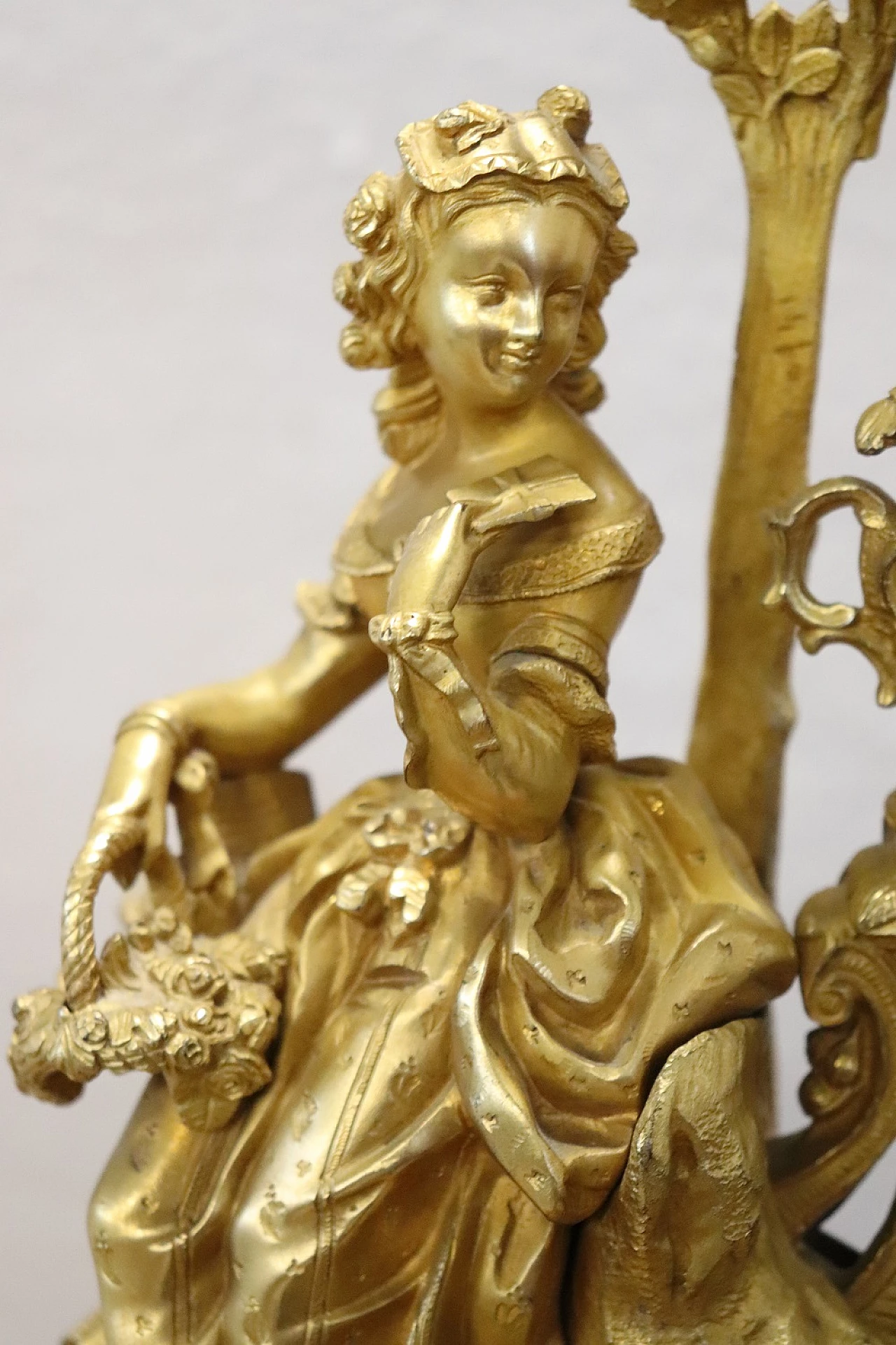Orologio da tavolo parigino in bronzo dorato, '800 4