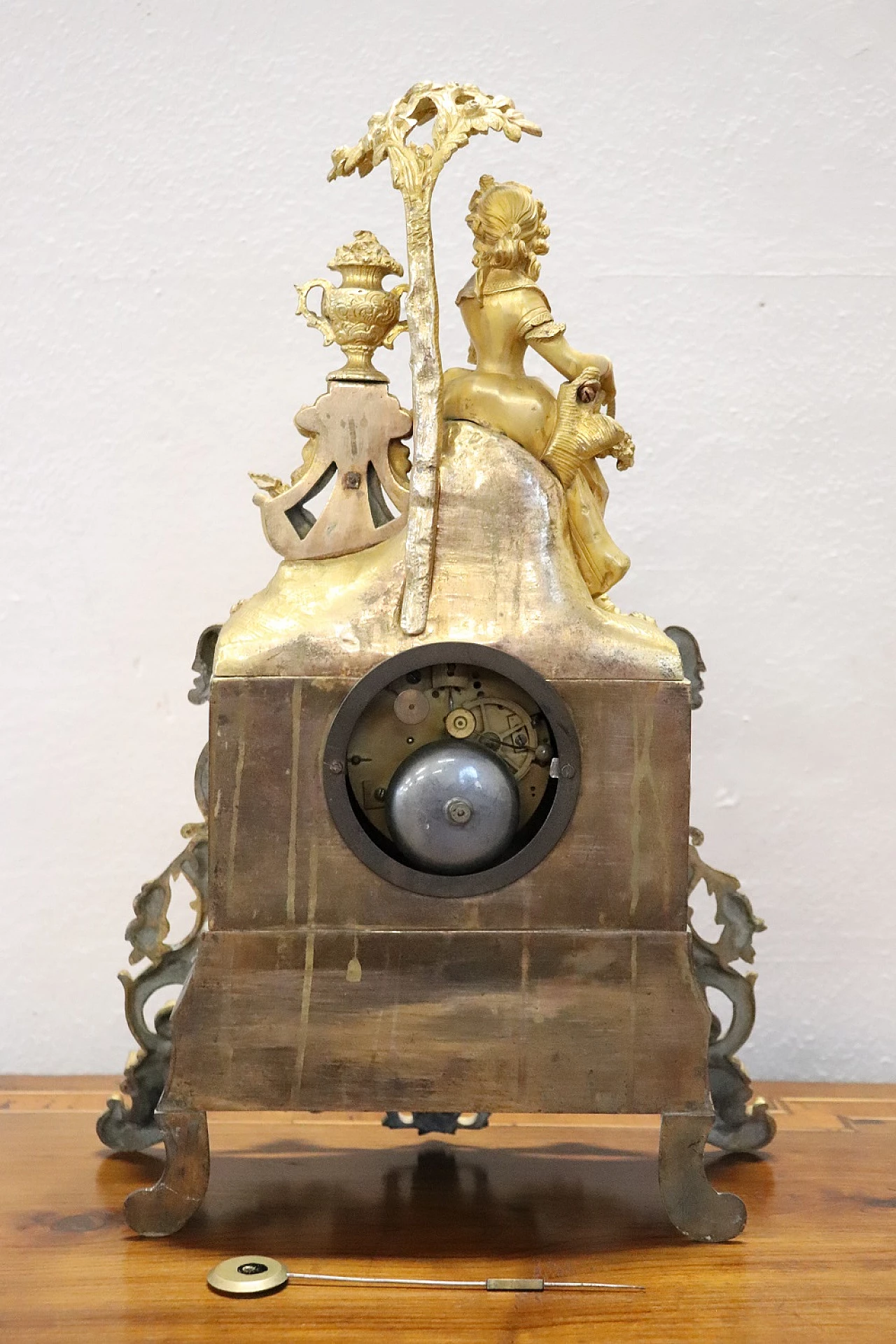 Orologio da tavolo parigino in bronzo dorato, '800 7