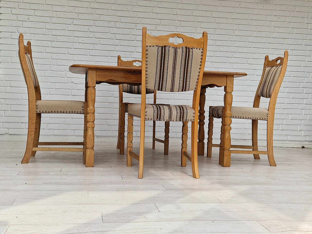 4 Sedie danesi in legno di quercia e lana con tavolo in rovere, anni '70 14