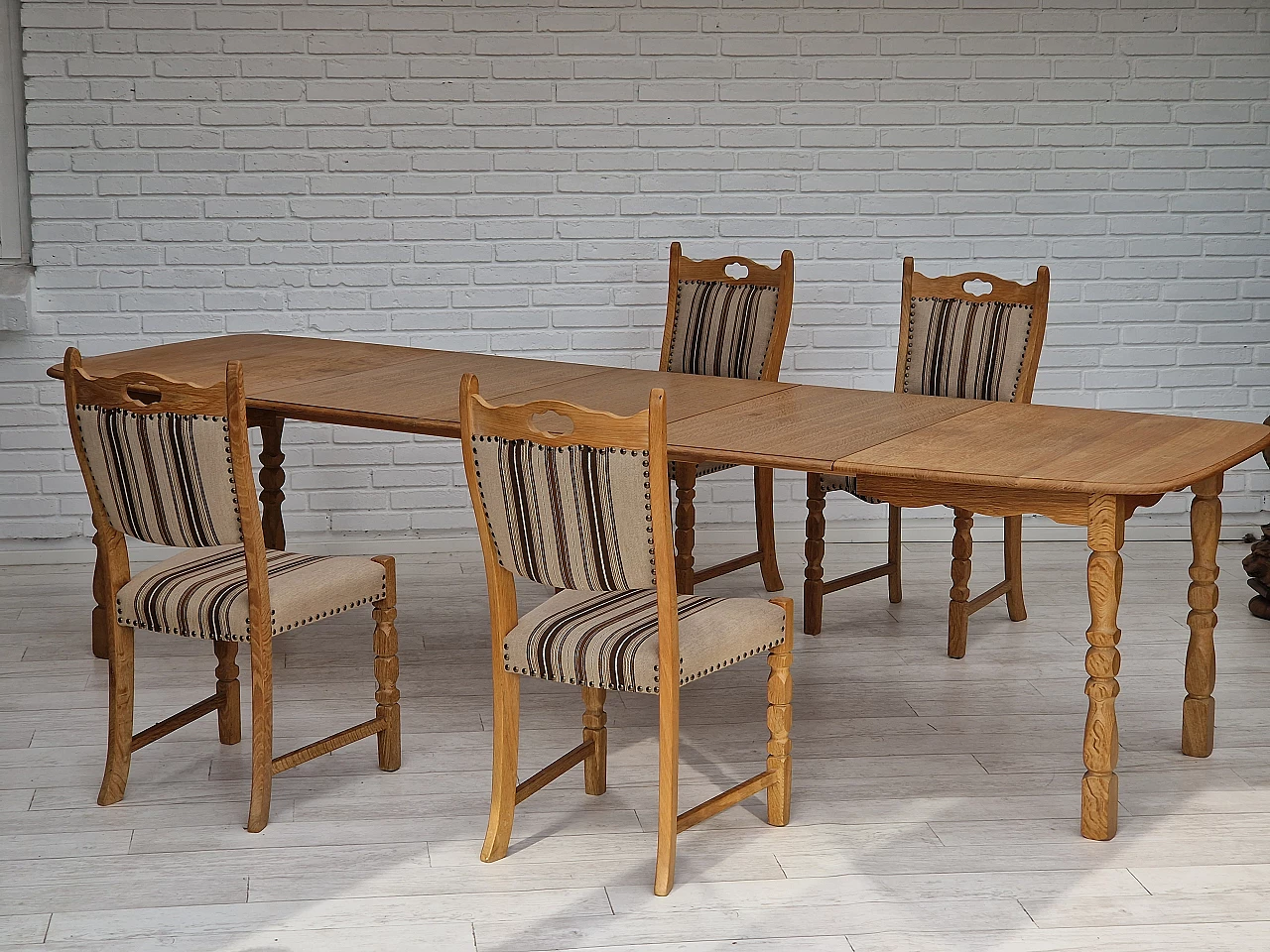 4 Sedie danesi in legno di quercia e lana con tavolo in rovere, anni '70 18