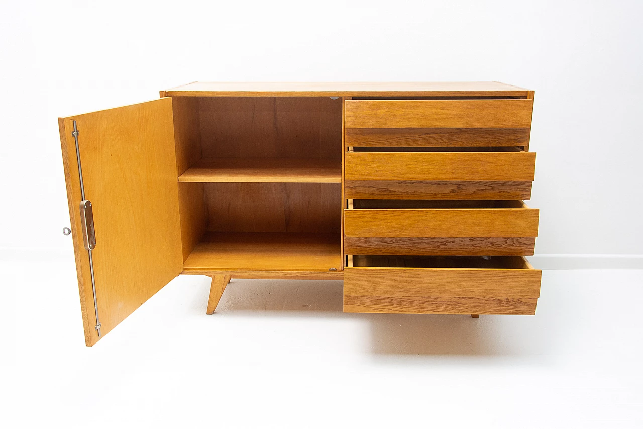 Credenza U-458 in legno di Jiri Jiroutek per Interier Praha, anni '60 6