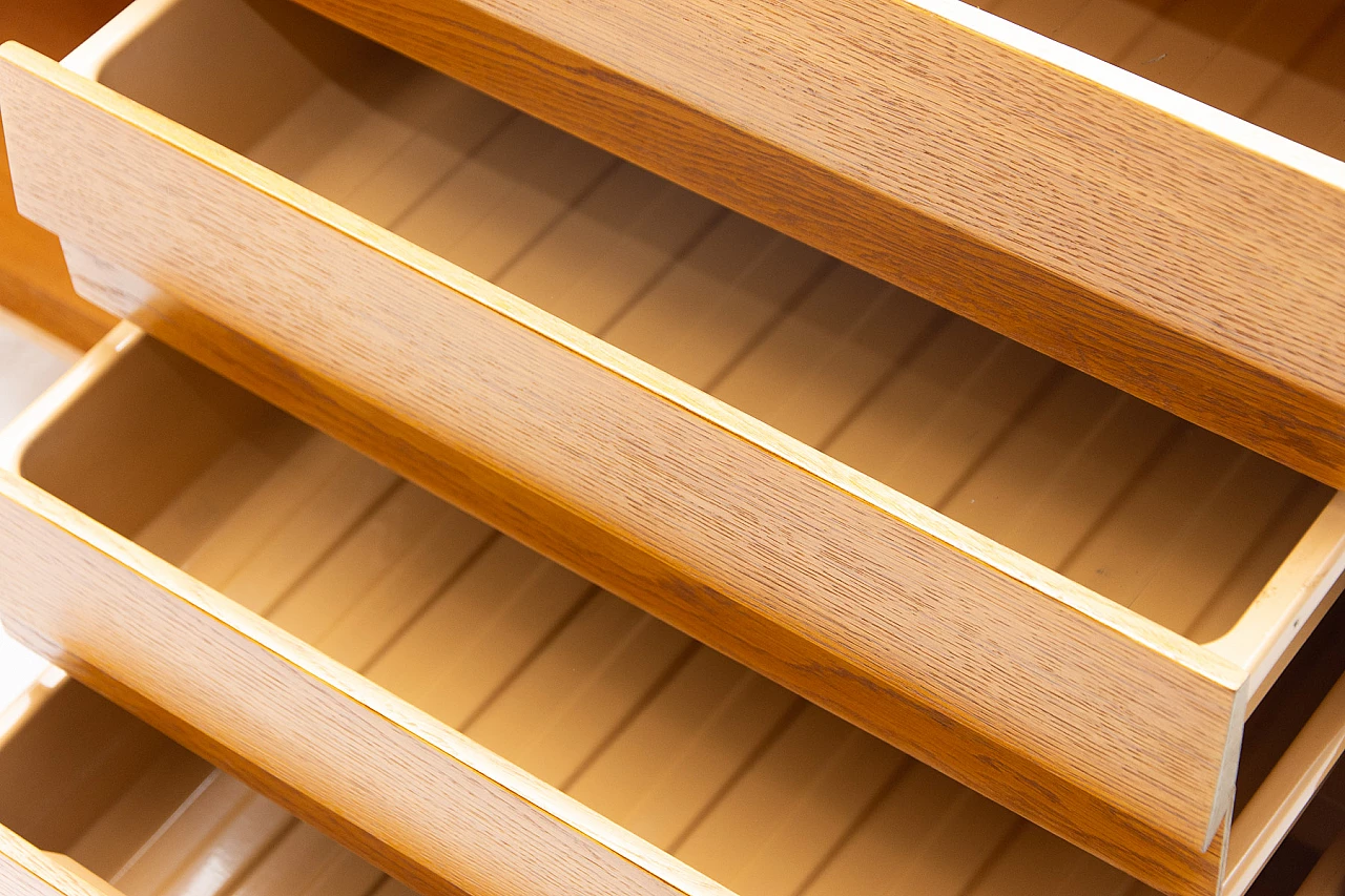 Credenza U-458 in legno di Jiri Jiroutek per Interier Praha, anni '60 9