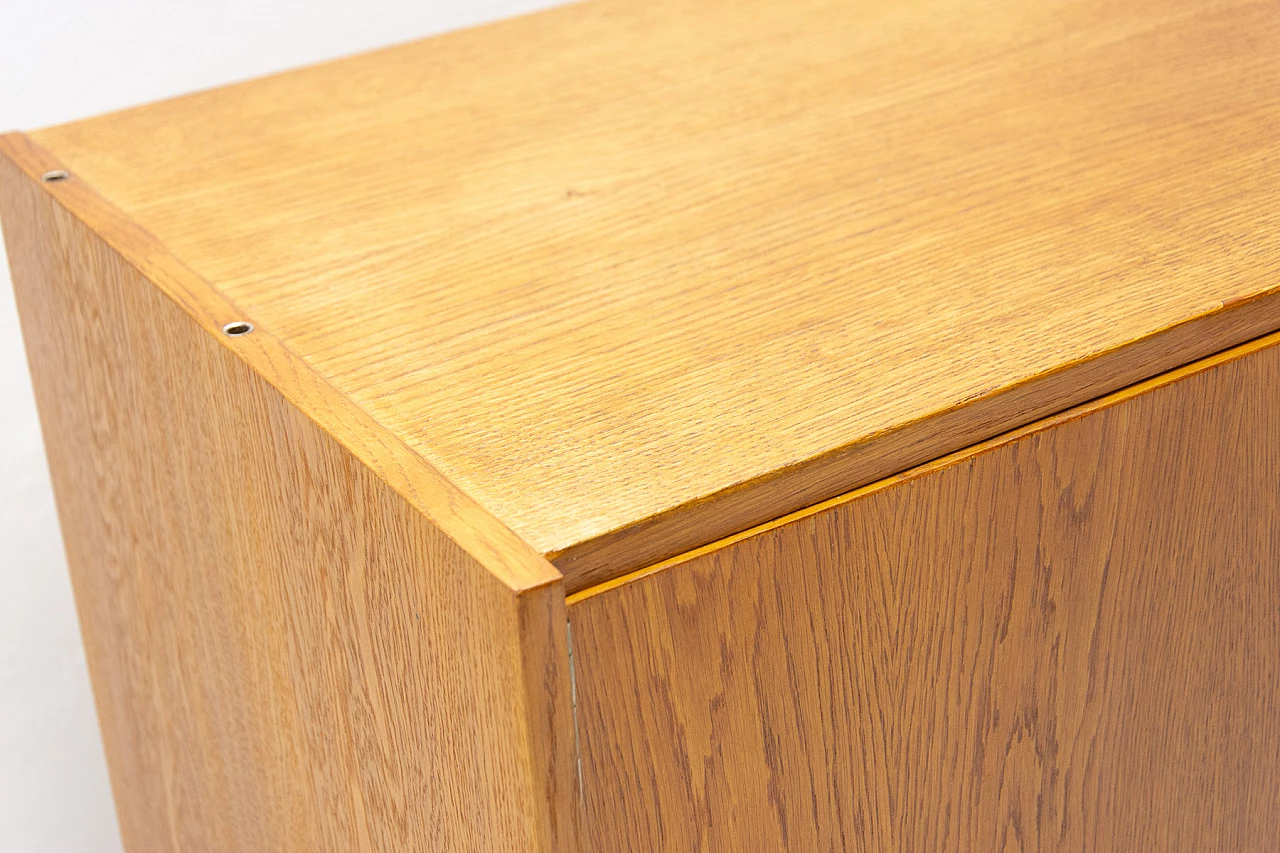 Credenza U-458 in legno di Jiri Jiroutek per Interier Praha, anni '60 13