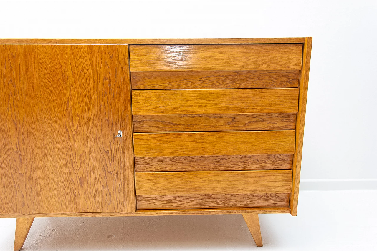 Credenza U-458 in legno di Jiri Jiroutek per Interier Praha, anni '60 17