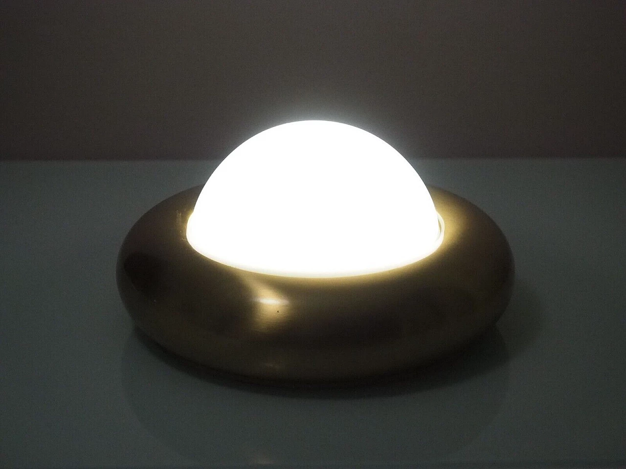 Lampada in metallo dorato e vetro di Valenti, anni '70 7