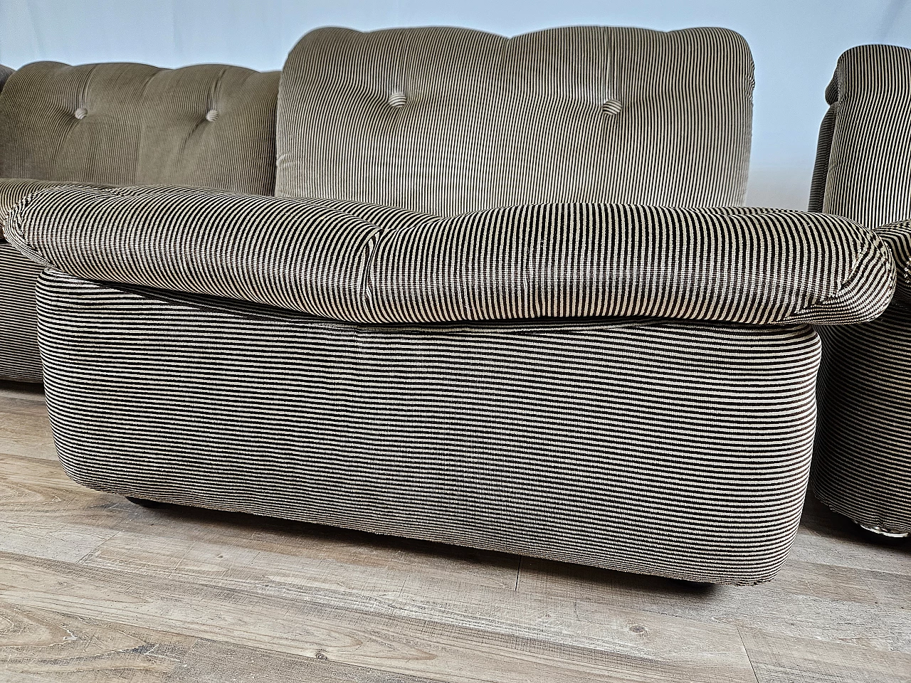 Striped five-seat modular sofa, 1970s 18