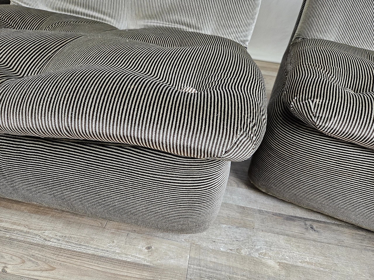Striped five-seat modular sofa, 1970s 19