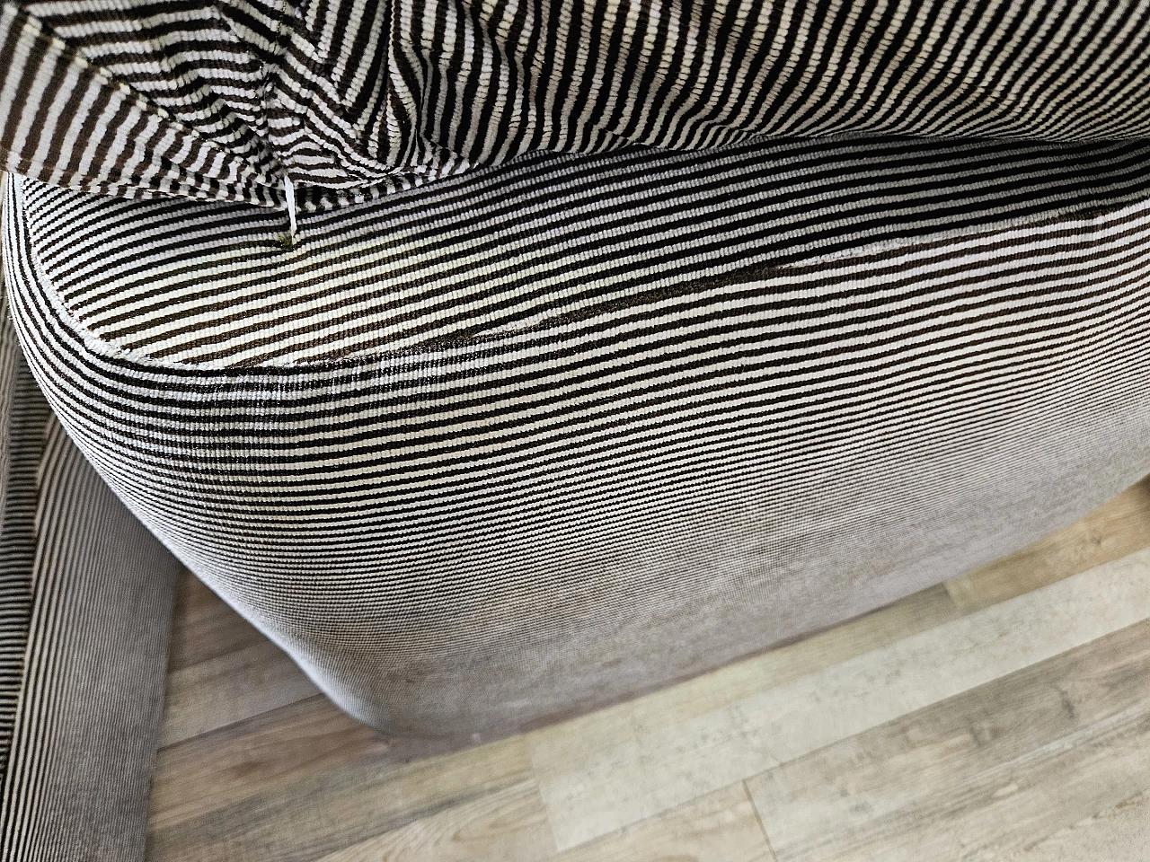 Striped five-seat modular sofa, 1970s 23