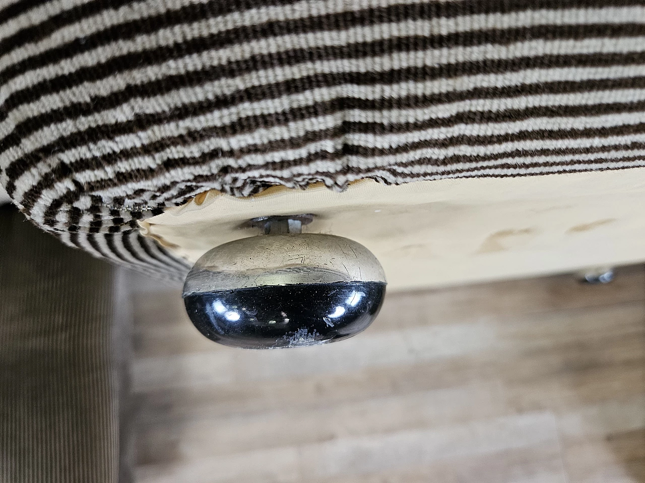 Striped five-seat modular sofa, 1970s 27