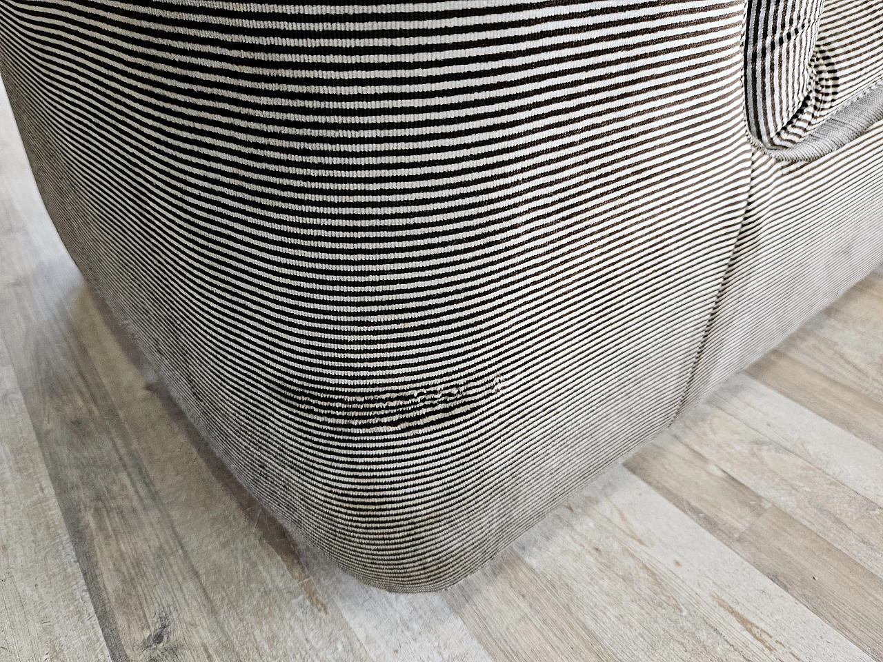 Striped five-seat modular sofa, 1970s 33
