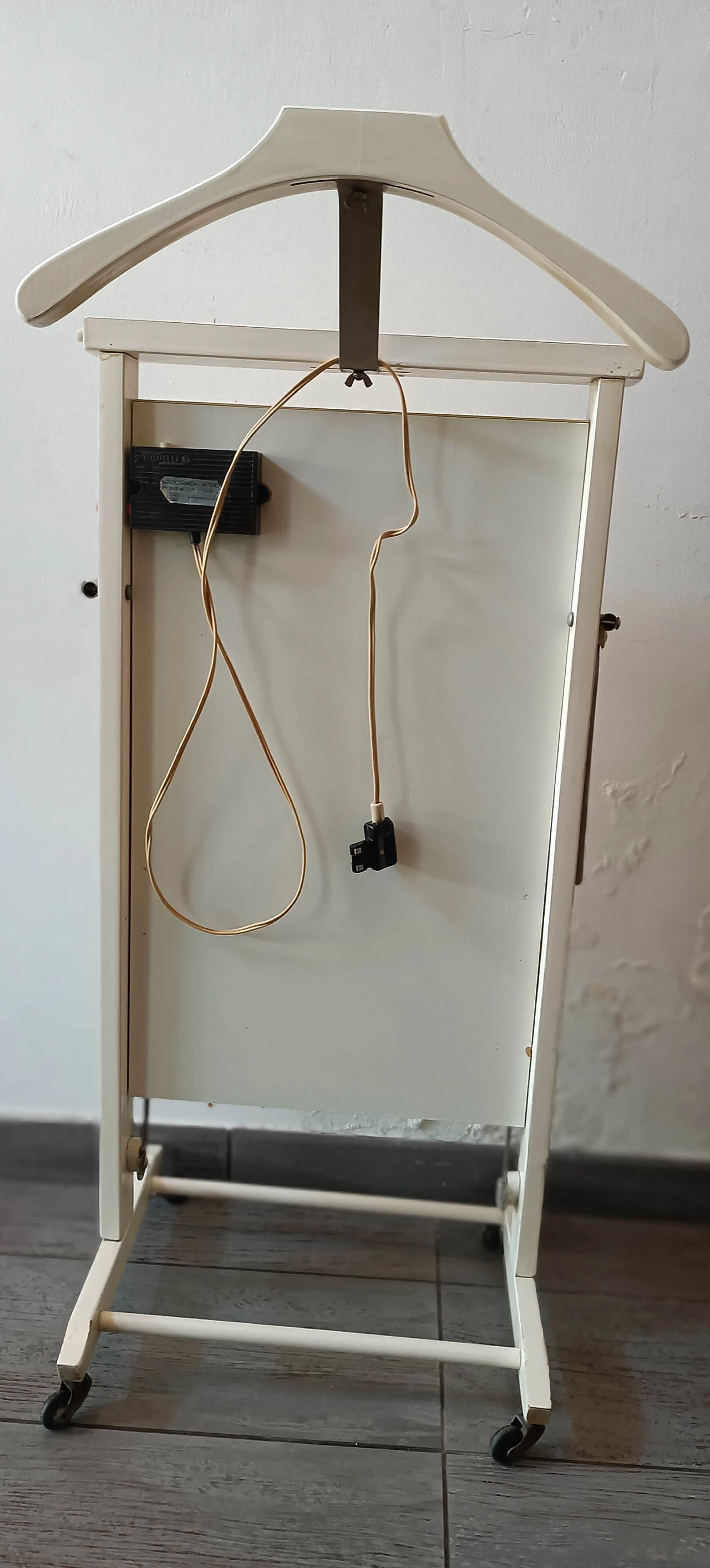 White wood valet stand with trouser press by Reguitti, 1970s 5