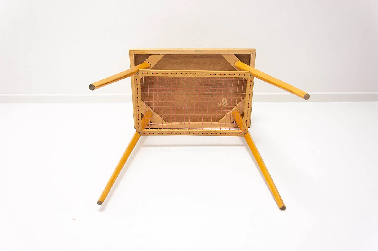 Tavolino in faggio di Drevopodnik Holesov, anni '70 11